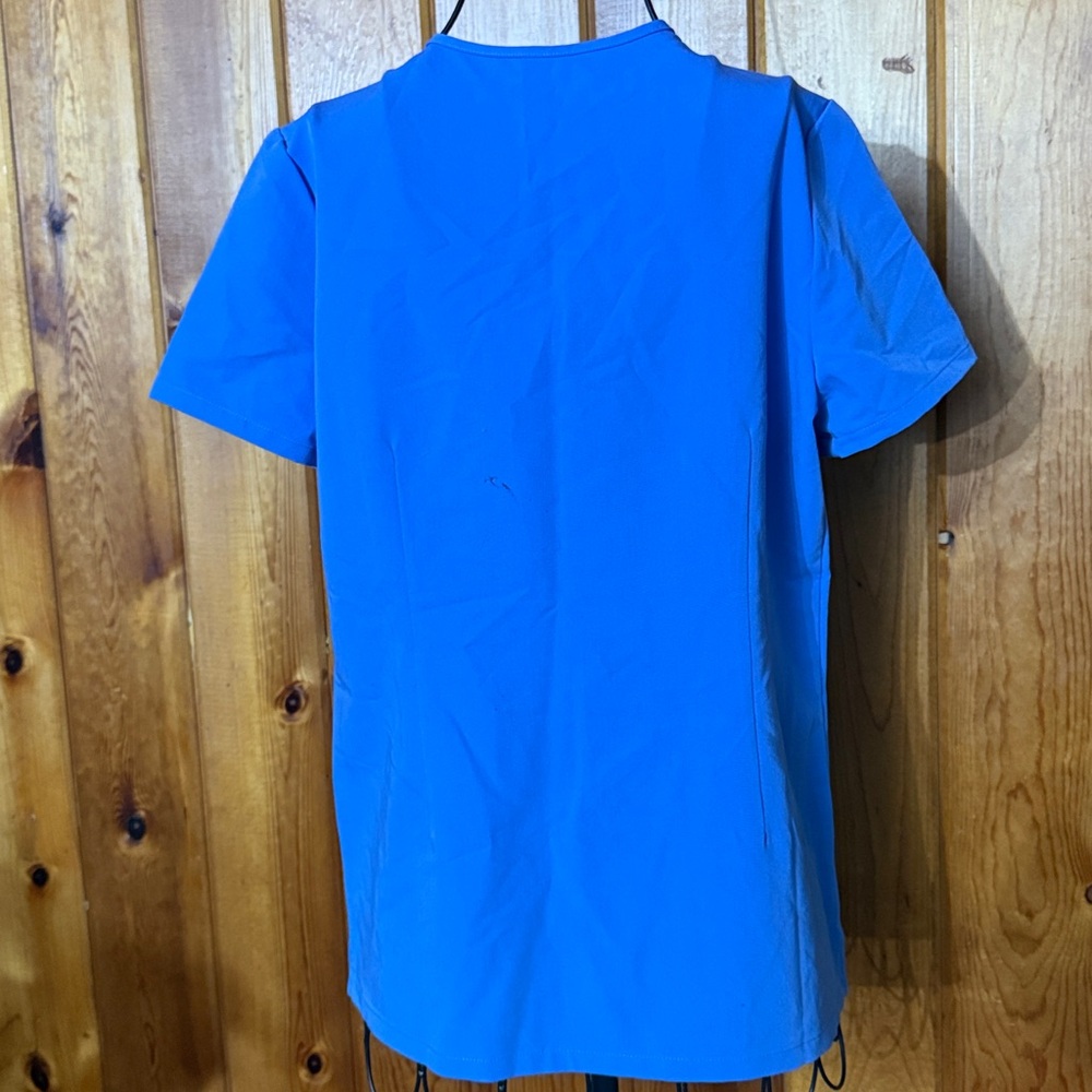 Figs V-Neck Short Sleeve Tee Figs Catarina One Pocket Scrub Top Light Blue XS - Picture 8 of 10